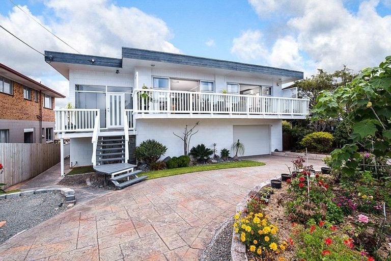 Photo of property in 221 Vipond Road, Stanmore Bay, Whangaparaoa, 0932