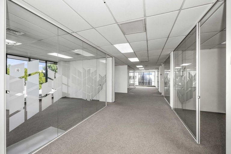 Photo of property in 101 Station Road, Kumeu, 0891