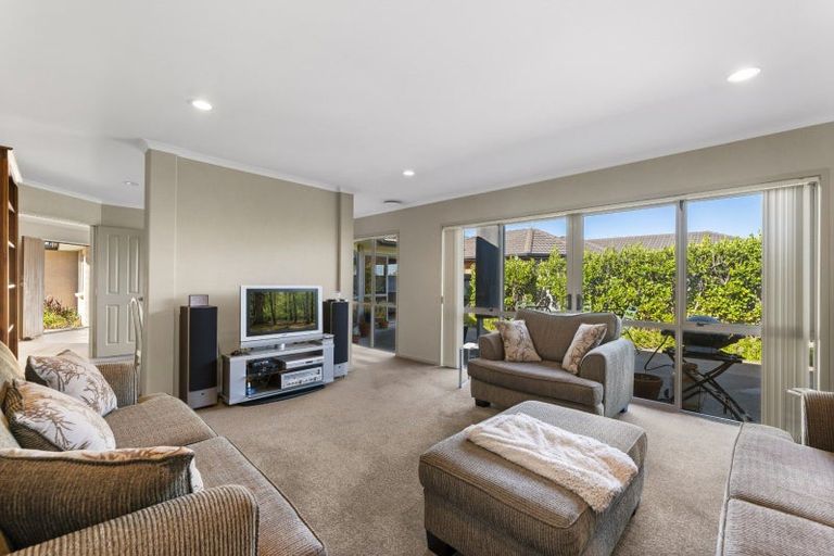 Photo of property in 44 Gibson Place, Papamoa Beach, Papamoa, 3118