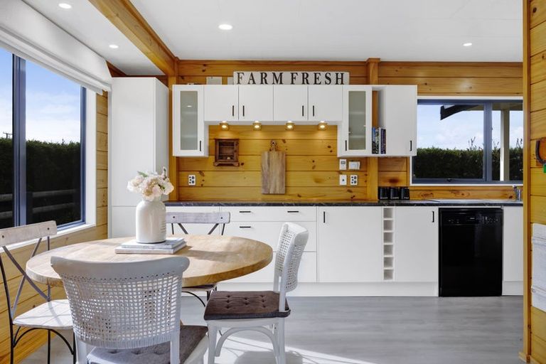 Photo of property in 295 Turuturu Road, Hawera, 4674