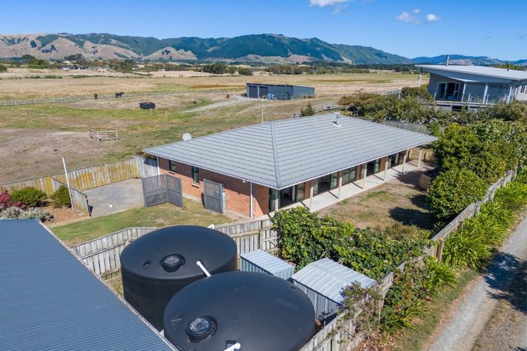 Photo of property in 13 Brendan Drive, Te Horo Beach, Otaki, 5581
