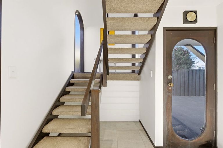 Photo of property in 76a Memorial Avenue, Ilam, Christchurch, 8053