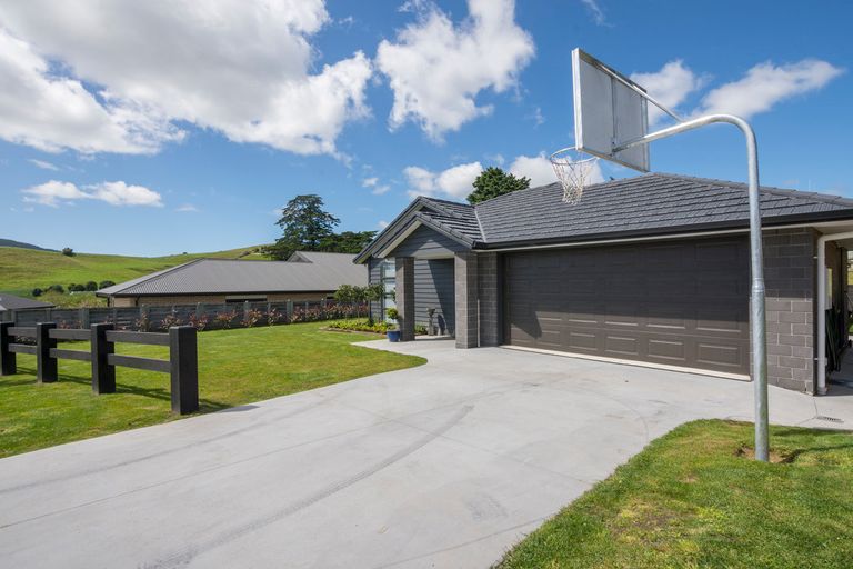 Photo of property in 28 Utopia Park Heights, Welcome Bay, Tauranga, 3112