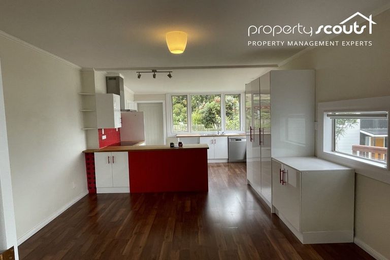 Photo of property in 24 Porterfield Street, Macandrew Bay, Dunedin, 9014
