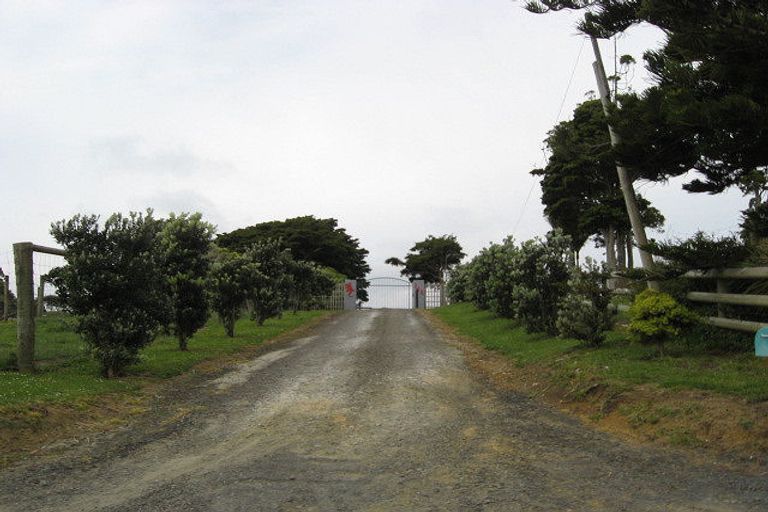 Photo of property in 115 School Road, Waimauku, 0881