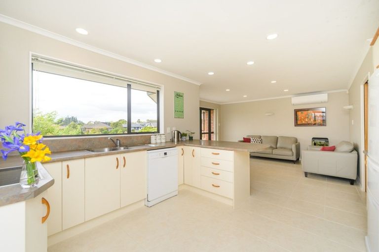Photo of property in 189 Ruapehu Drive, Fitzherbert, Palmerston North, 4410