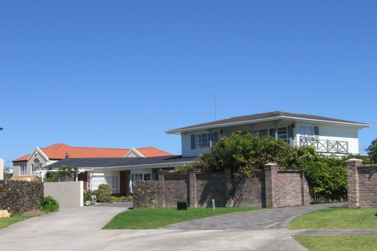 Photo of property in 1/49 Castor Bay Road, Castor Bay, Auckland, 0620