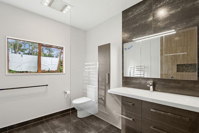 Photo of property in 129 Mcleod Road, South Head, Helensville, 0874