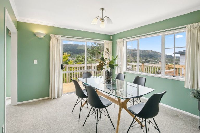 Photo of property in 116 Woodman Drive, Tawa, Wellington, 5028