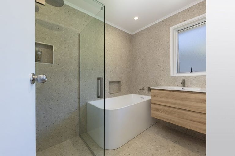 Photo of property in 1 Wirihana Road, Titirangi, Auckland, 0602