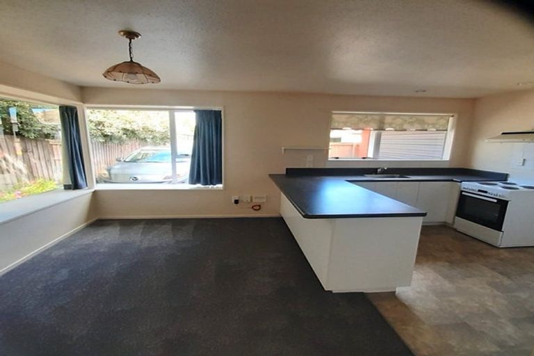 Photo of property in 2/86 Aorangi Road, Bryndwr, Christchurch, 8053