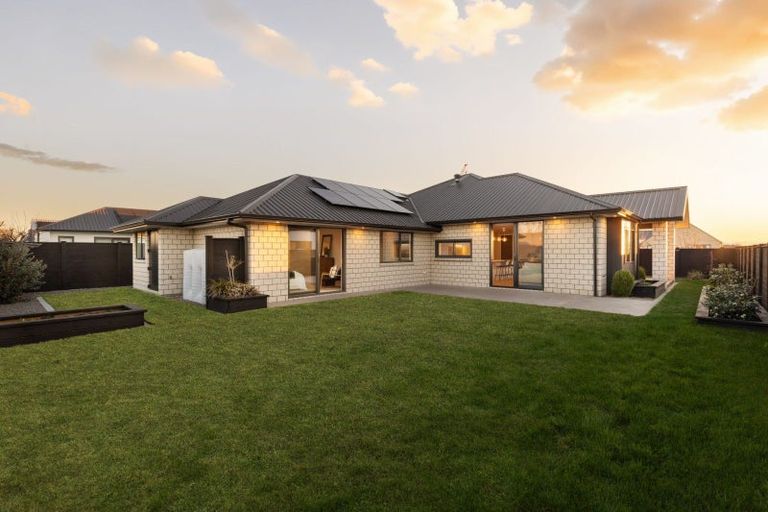 Photo of property in 32 Hugo Shaw Drive, Cambridge, 3434