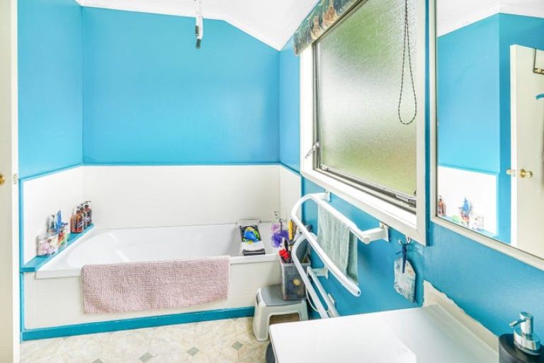 Photo of property in 9 Shannon Place, Nawton, Hamilton, 3200