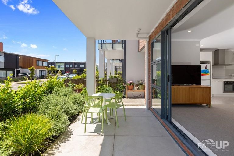 Photo of property in 14 Ian Morrison Road, Hobsonville, Auckland, 0616