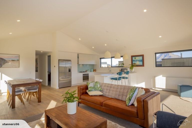 Photo of property in 39 Jacks Point Rise, Jacks Point, Queenstown, 9371
