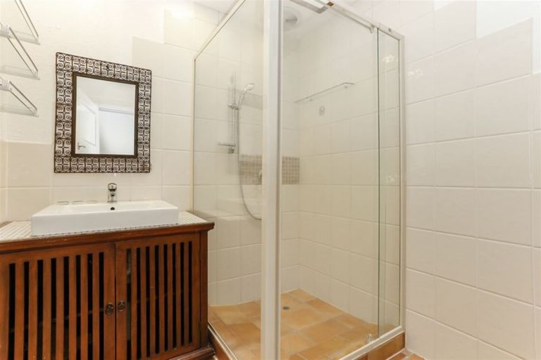 Photo of property in 1/18 Gill Avenue, Te Atatu Peninsula, Auckland, 0610