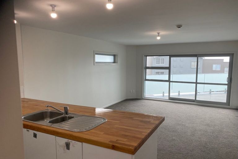 Photo of property in 2/270 Onewa Road, Birkenhead, Auckland, 0626