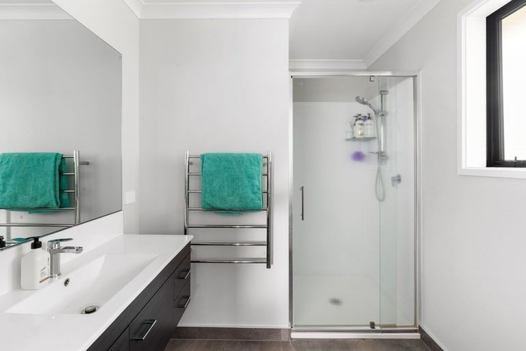 Photo of property in 17 Lakeside Terrace, Omokoroa, 3114