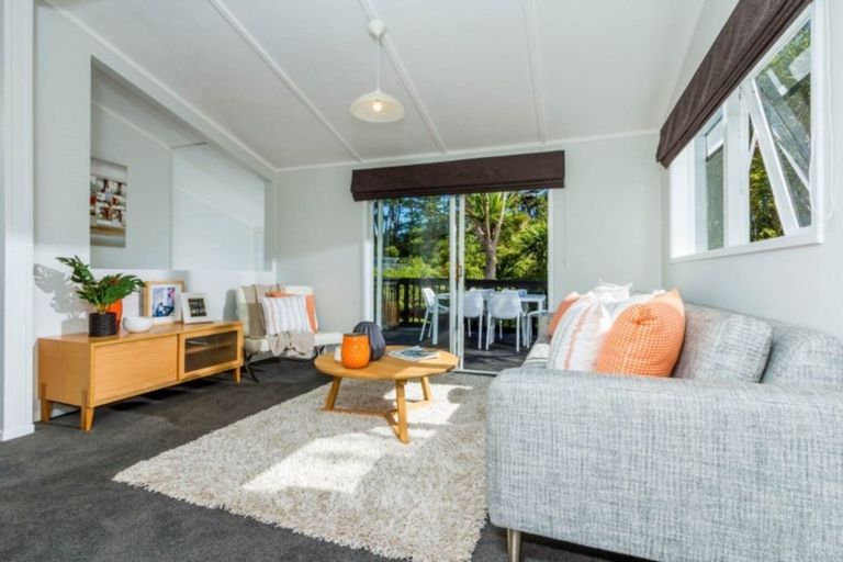 Photo of property in 60 Channel View Road, Campbells Bay, Auckland, 0630