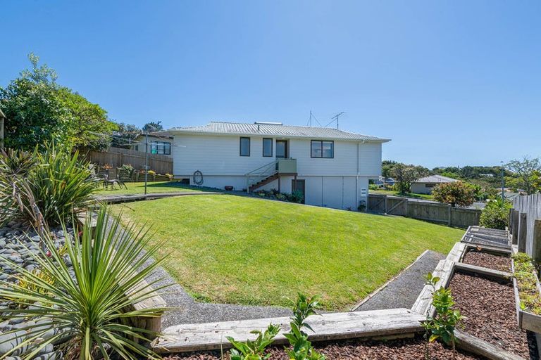Photo of property in 11 Brampton Road, Snells Beach, 0920