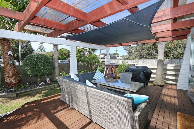 Photo of property in 223a Ocean Road, Whangamata, 3620