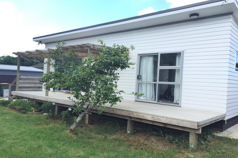 Photo of property in 337 Swanson Road, Ranui, Auckland, 0612