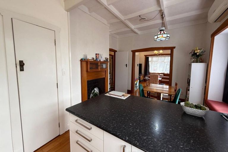 Photo of property in 13a Irirangi Road, Greenlane, Auckland, 1061