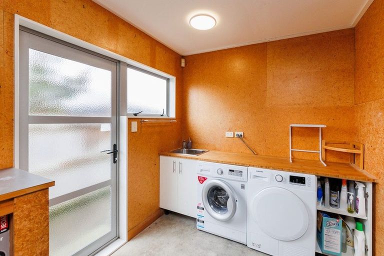 Photo of property in 7 Galea Grove, Kelvin Grove, Palmerston North, 4414