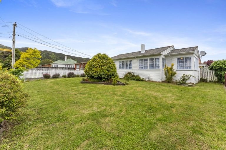 Photo of property in 15 Burcham Street, Taita, Lower Hutt, 5011