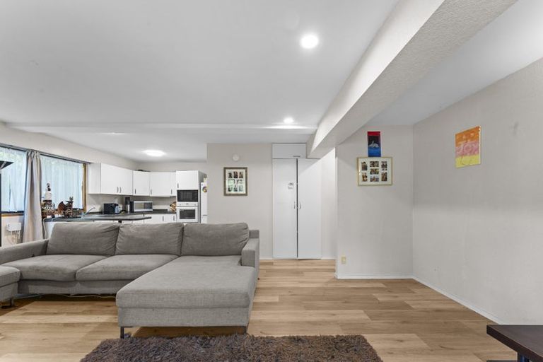 Photo of property in 20 Montressor Place, Howick, Auckland, 2014