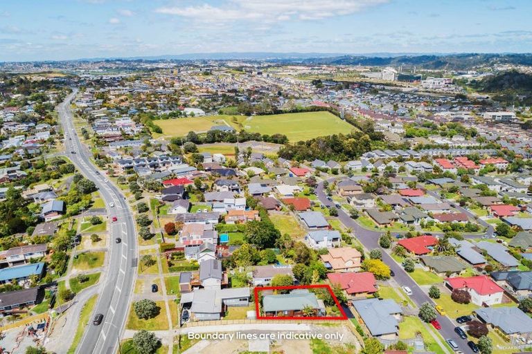 Photo of property in 2/878 East Coast Road, Northcross, Auckland, 0630