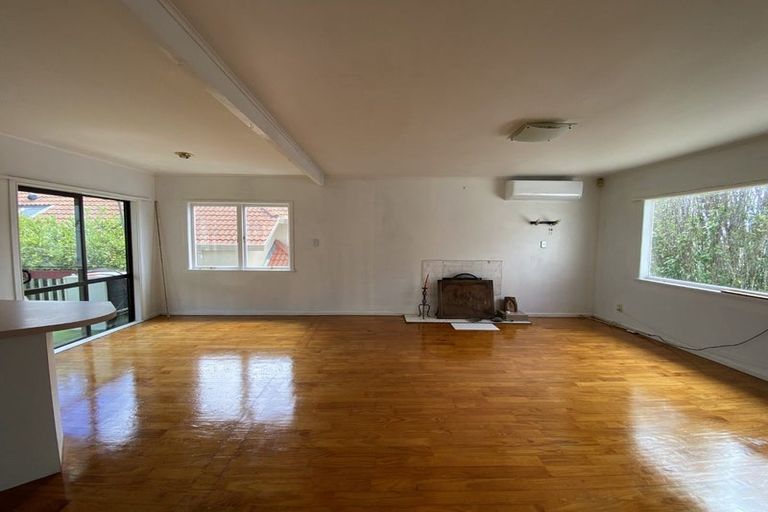 Photo of property in 840 East Coast Road, Oteha, Auckland, 0630