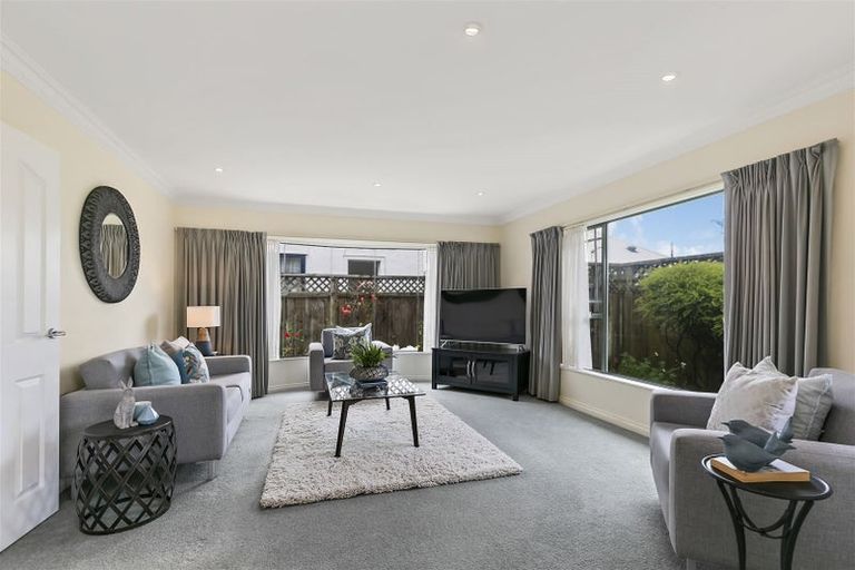 Photo of property in 15a The Quadrant, Miramar, Wellington, 6022