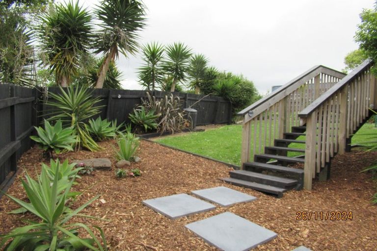 Photo of property in 17 Oreil Avenue, West Harbour, Auckland, 0618