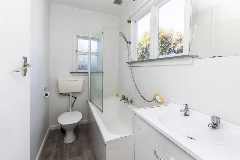 Photo of property in 8 Bass Street, Woolston, Christchurch, 8062