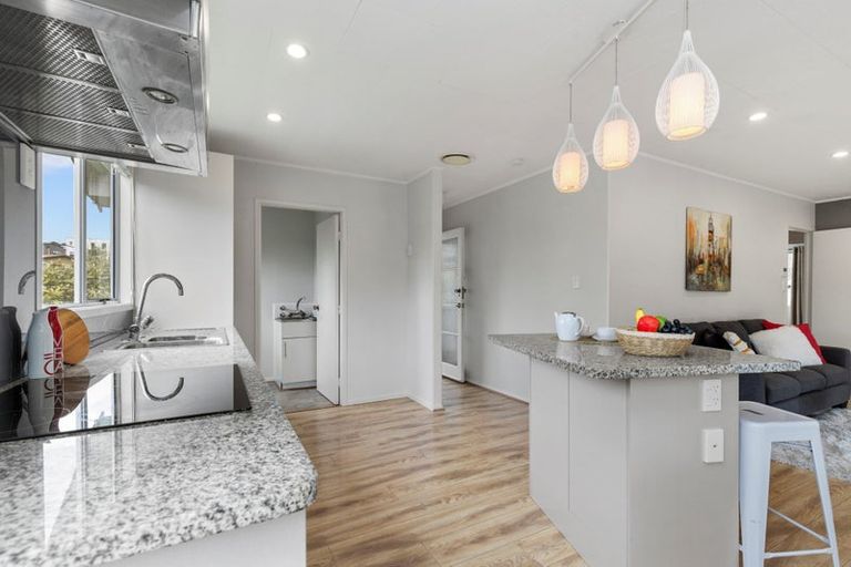 Photo of property in 7 Talmar Place, Massey, Auckland, 0614