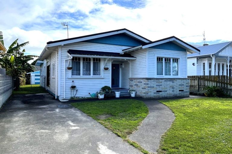 Photo of property in 33 Kennedy Road, Napier South, Napier, 4110