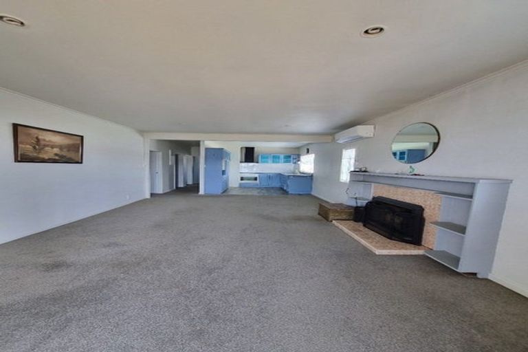 Photo of property in 49 Kiwi Esplanade, Mangere Bridge, Auckland, 2022
