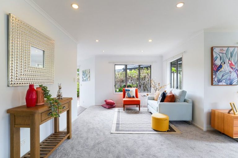 Photo of property in 12 Kouras Place, Flat Bush, Auckland, 2016