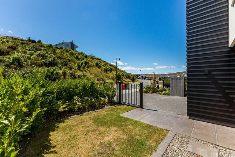 Photo of property in 41b Queen Charlotte Drive, Aotea, Porirua, 5024