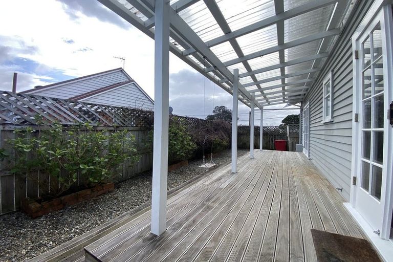 Photo of property in 8 Guthrie Street, Waterloo, Lower Hutt, 5011