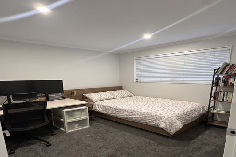 Photo of property in 1/73 Hobsonville Point Road, Hobsonville, Auckland, 0616