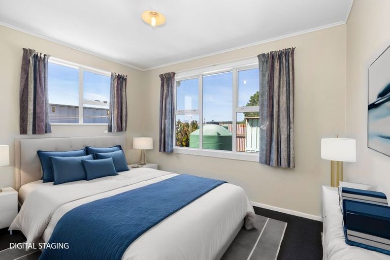 Photo of property in 4 Alan Lindsay Avenue, Waitarere Beach, Levin, 5510