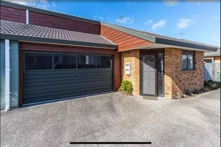 Photo of property in 2/26 Inverness Road, Browns Bay, Auckland, 0630