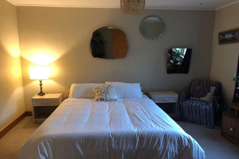 Photo of property in 54 Durham Street, Picton, 7220