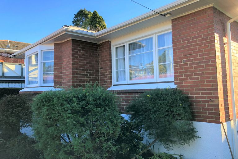 Photo of property in 4 Middleton Road, Kew, Dunedin, 9012