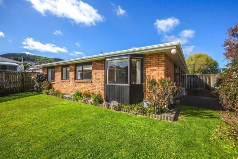 Photo of property in 41b Duncan Street, Tawa, Wellington, 5028