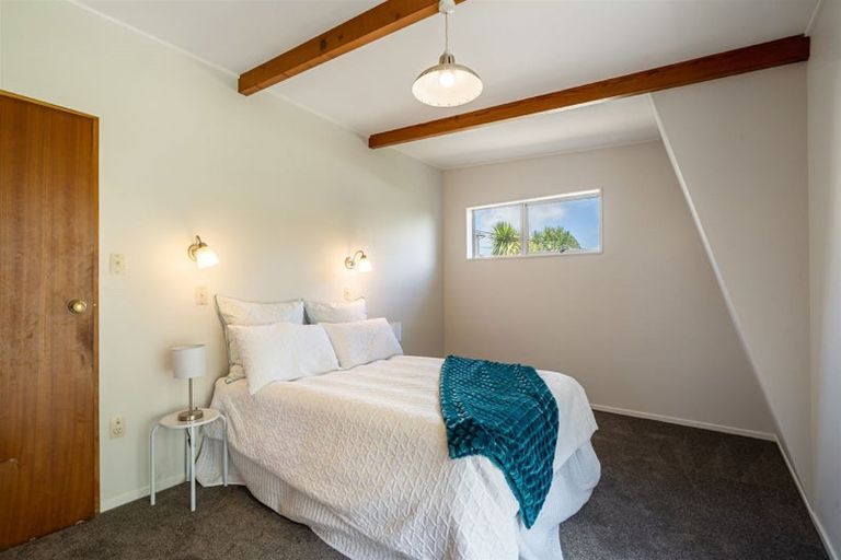 Photo of property in 2/35a Rangatira Road, Beach Haven, Auckland, 0626