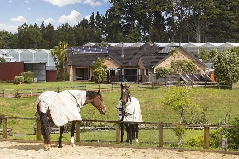 Photo of property in 17 Deacon Road, Riverhead, Kumeu, 0892