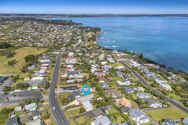 Photo of property in 1326 Whangaparaoa Road, Army Bay, Whangaparaoa, 0930